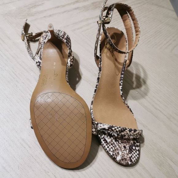 Report Signature Heels - Picture 7 of 10